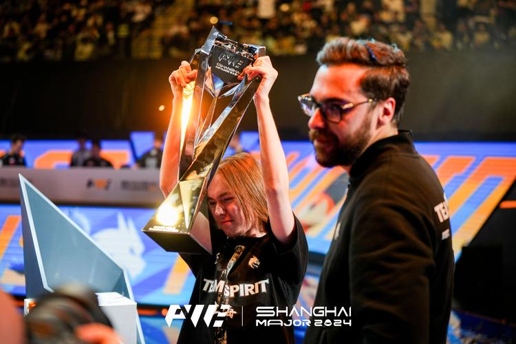 Snax ：目前没有回归的计划，收到了来自二线队伍的三份邀请