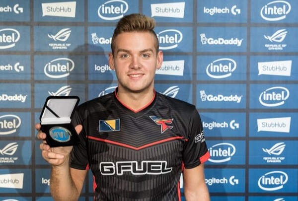 2024LPL年度纪录片《眼见为实》预告：百折不挠，追梦不止