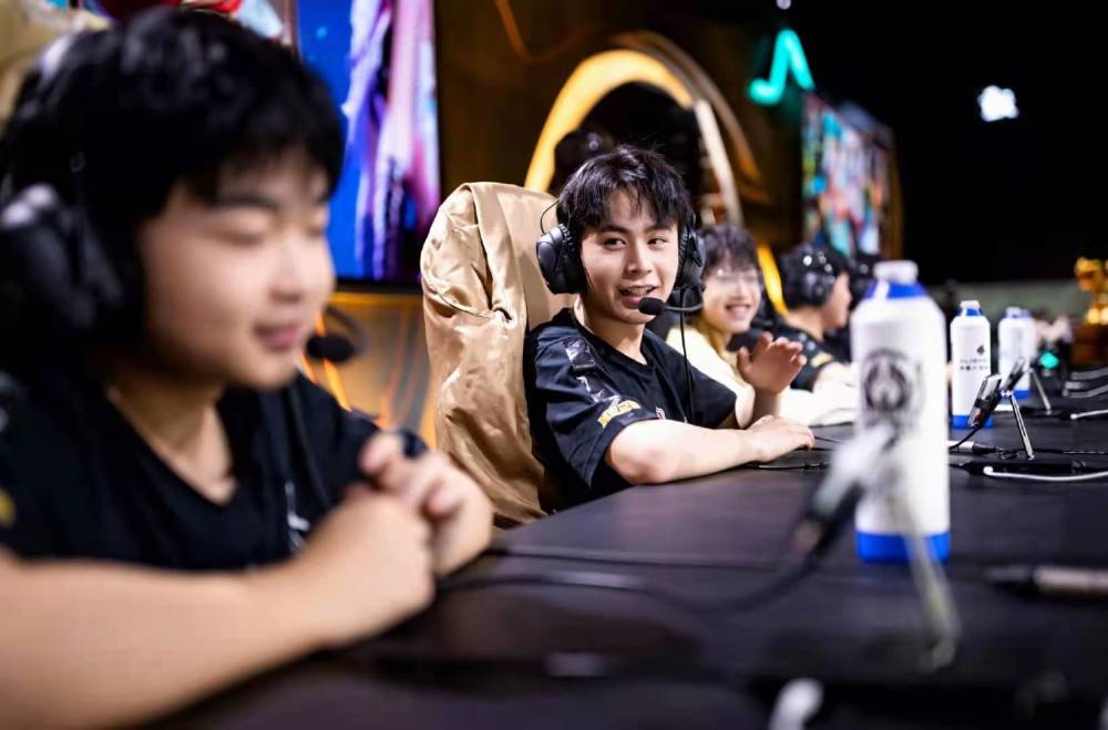 Astralis vs B8 , Heroic 将在 PGL Masters Bucharest 2025 开幕战中对阵 NiP